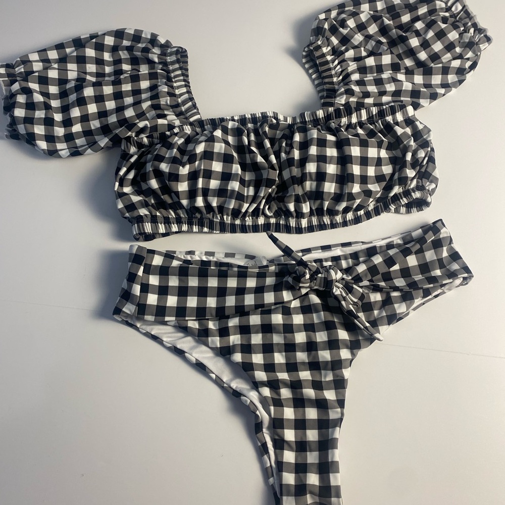 Bathing suit 2 piece. Beach wear , swimsuit resort or cruise wear. Puffy sleeve